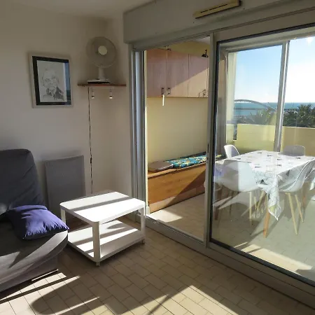 T2 30m² Avec Parking A Sete, Vue Sur - Fr-1-472-134 アパート