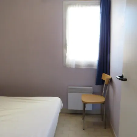 T2 30m² Avec Parking à Sète, Vue Sur - Fr-1-472-134 *